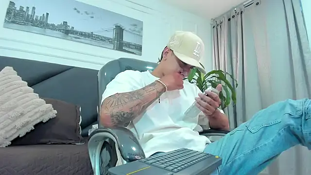 Damian23   online show from 11/12/25, 11:25