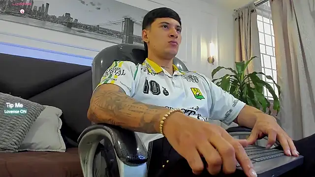 Damian23   online show from 02/28/26, 01:11