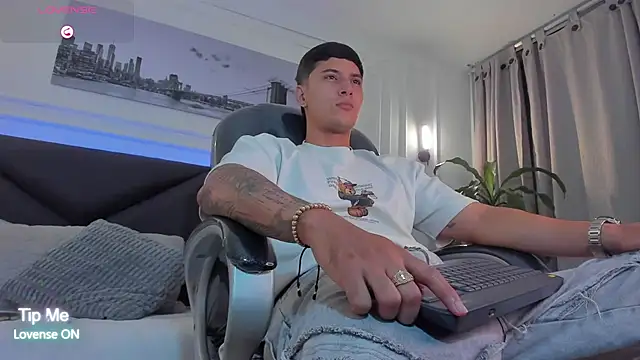 Damian23   online show from 03/15/26, 10:11