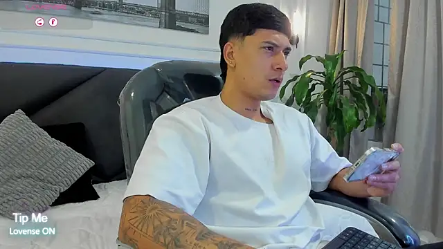 Damian23   online show from 02/13/26, 12:38