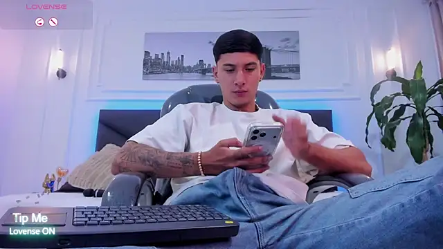 Damian23   online show from 12/22/25, 01:00