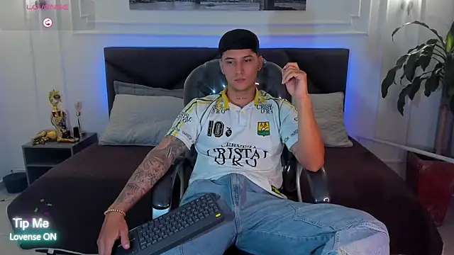 Damian23   online show from 03/10/26, 10:52