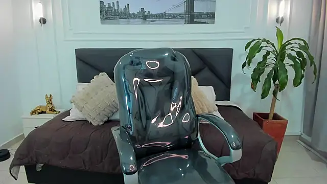 Damian23   online show from 11/18/25, 11:02