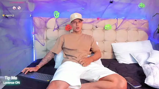 Damian23   online show from 10/07/25, 11:00