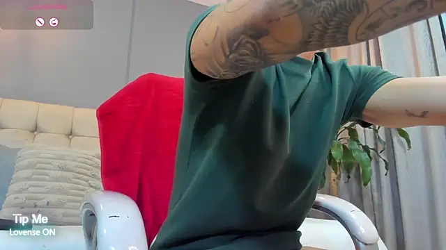 Damian23   online show from 10/14/25, 10:16