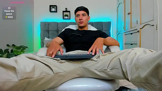 Damian23   online show from 03/20/25, 12:32