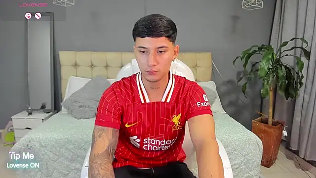 Damian23   online show from 09/24/25, 10:22