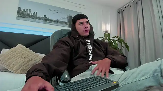 Damian23   online show from 11/26/25, 10:48