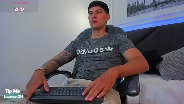 Damian23   online show from 02/02/26, 01:21