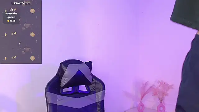 Alexx tc online show from 10/15/25, 04:37