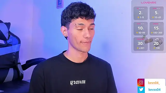 Snapshot of Alexx_tc chatting on 11/06/25, 08:13 Alexx tc online show from 11/06/25, 08:13