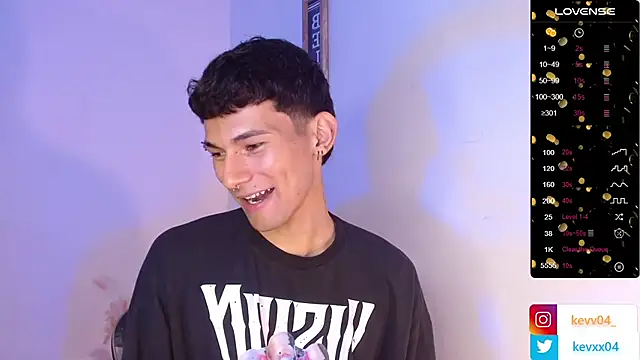 Snapshot of Alexx_tc chatting on 10/28/25, 04:24 Alexx tc online show from 10/28/25, 04:24