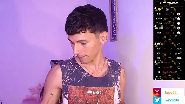 Snapshot of Alexx_tc chatting on 10/29/25, 04:44 Alexx tc online show from 10/29/25, 04:44