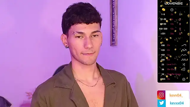 Snapshot of Alexx_tc chatting on 10/31/25, 06:21 Alexx tc online show from 10/31/25, 06:21