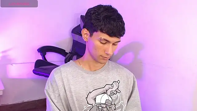 Snapshot of Alexx_tc chatting on 11/19/25, 03:50 Alexx tc online show from 11/19/25, 03:50