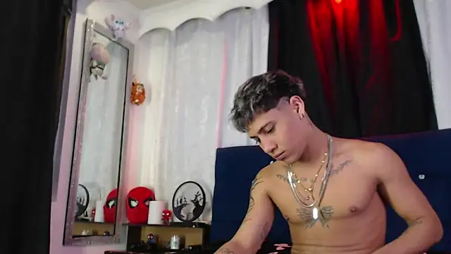 Snapshot of Sexys_Boys_Hot1 chatting on 06/16/26, 10:54 Sexys Boys Hot1 online show from 06/16/26, 10:54
