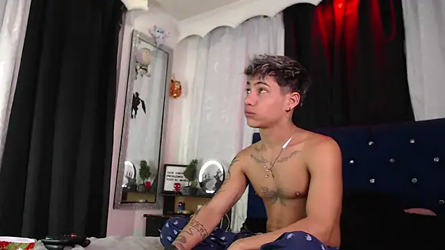 Snapshot of Sexys_Boys_Hot1 chatting on 06/30/26, 01:05 Sexys Boys Hot1 online show from 06/30/26, 01:05