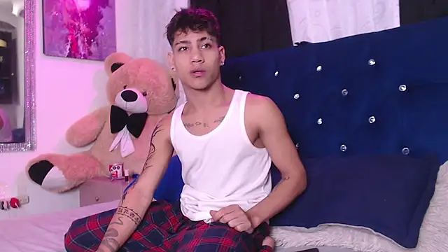Sexys Boys Hot1 online show from 09/21/25, 01:22