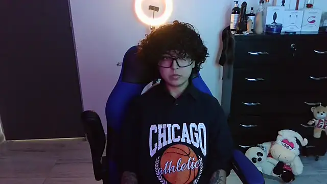 thomascooper7 online show from 10/28/25, 06:29