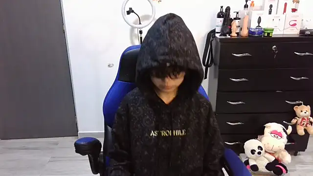 thomascooper7 online show from 09/18/25, 06:33