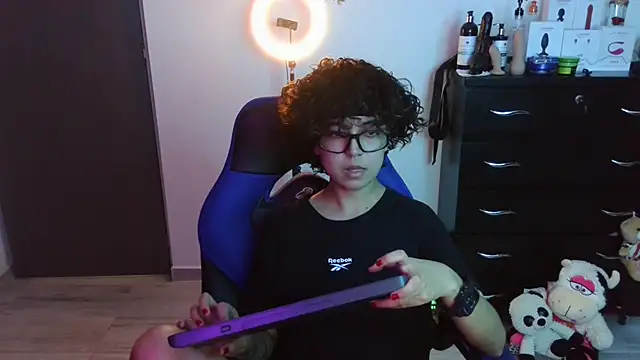 thomascooper7 online show from 10/15/25, 08:06