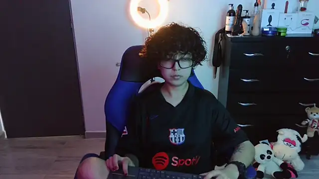 thomascooper7 online show from 10/05/25, 08:21