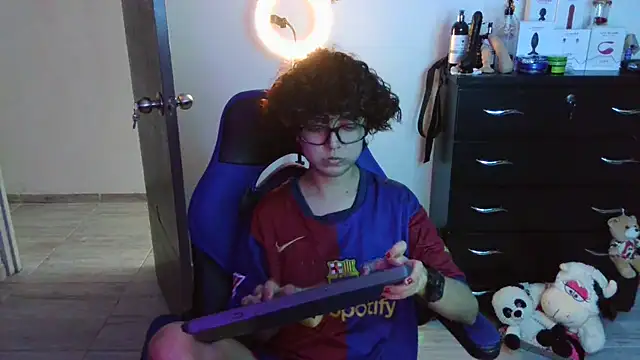 thomascooper7 online show from 10/08/25, 08:20