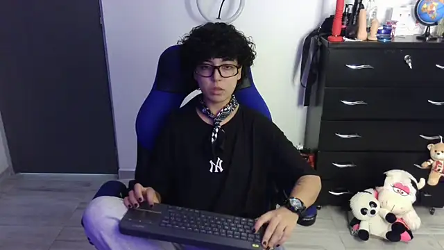 thomascooper7 online show from 04/08/26, 08:21