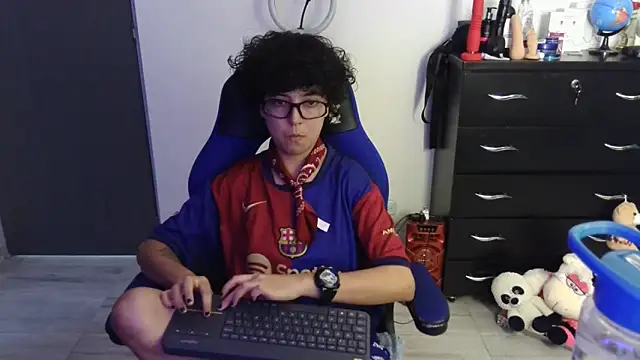 thomascooper7 online show from 04/14/26, 07:19