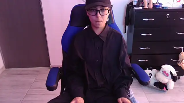 thomascooper7 online show from 11/29/25, 06:41