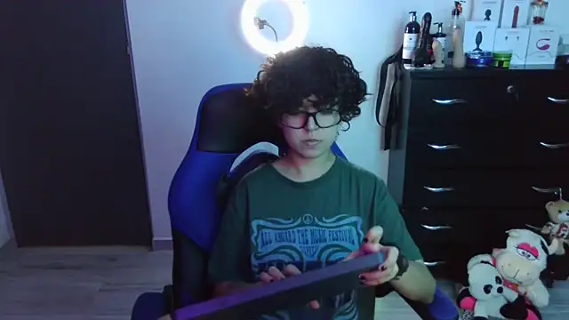 thomascooper7 online show from 09/26/25, 07:10