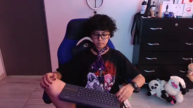 Snapshot of thomascooper7 chatting on 02/24/26, 07:37 thomascooper7 online show from 02/24/26, 07:37