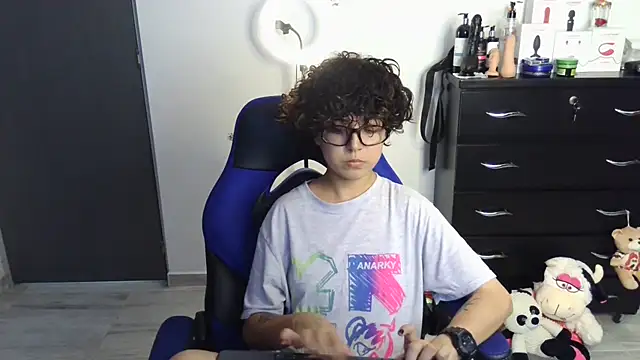 thomascooper7 online show from 09/23/25, 08:16