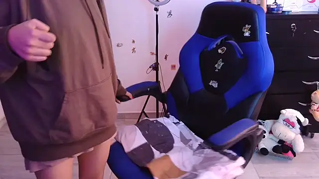 thomascooper7 online show from 11/28/25, 06:41