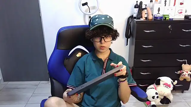 thomascooper7 online show from 09/13/25, 09:59