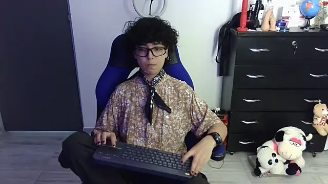 thomascooper7 online show from 04/12/26, 08:34