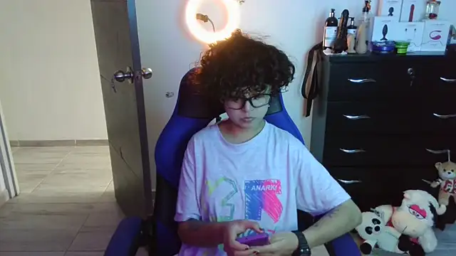 thomascooper7 online show from 10/10/25, 07:25