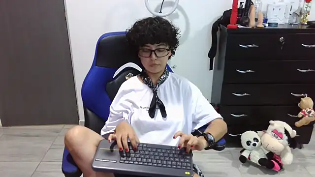 thomascooper7 online show from 03/28/26, 07:37