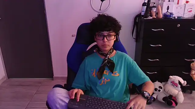 Snapshot of thomascooper7 chatting on 02/06/26, 06:37 thomascooper7 online show from 02/06/26, 06:37