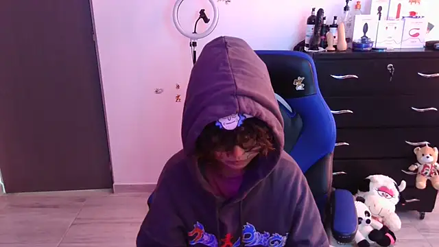 thomascooper7 online show from 11/06/25, 07:29