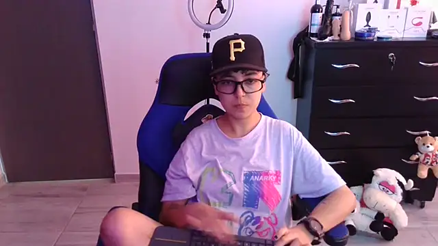 thomascooper7 online show from 11/11/25, 07:19