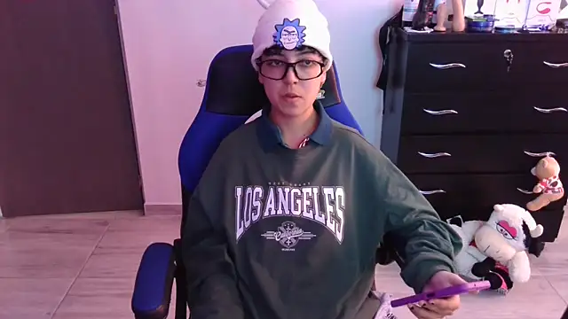 thomascooper7 online show from 11/21/25, 07:13