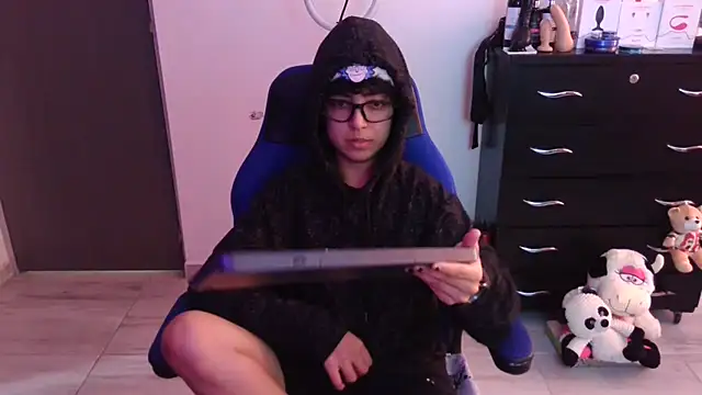 Snapshot of thomascooper7 chatting on 01/12/26, 06:58 thomascooper7 online show from 01/12/26, 06:58