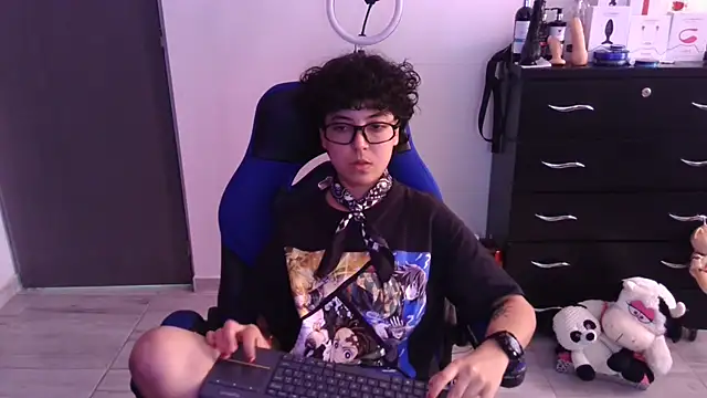 Snapshot of thomascooper7 chatting on 02/05/26, 05:53 thomascooper7 online show from 02/05/26, 05:53