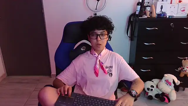 Snapshot of thomascooper7 chatting on 02/04/26, 08:37 thomascooper7 online show from 02/04/26, 08:37