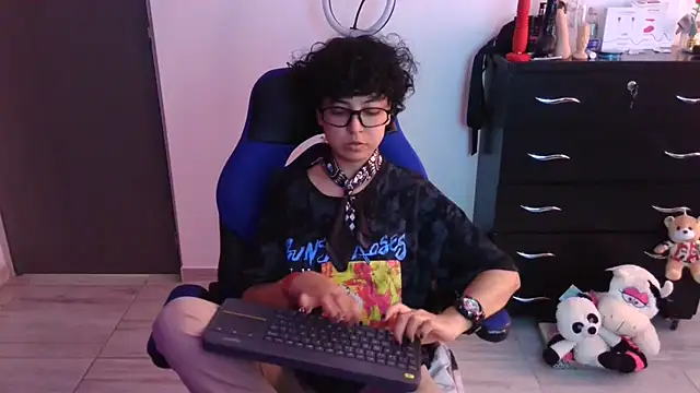 thomascooper7 online show from 03/20/26, 07:37