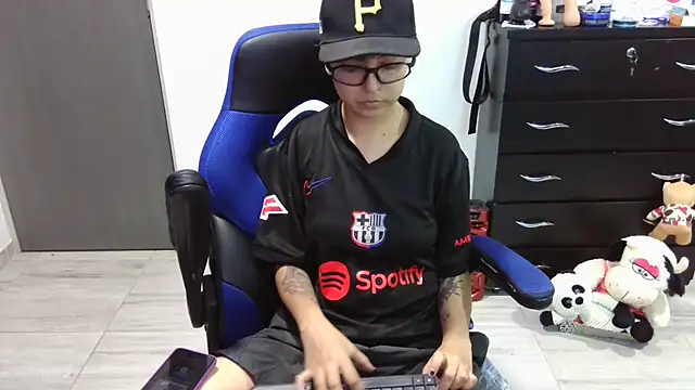 thomascooper7 online show from 11/24/25, 01:05