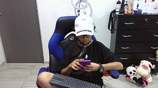 Snapshot of thomascooper7 chatting on 02/04/26, 02:50 thomascooper7 online show from 02/04/26, 02:50