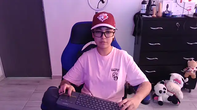 thomascooper7 online show from 11/15/25, 06:23