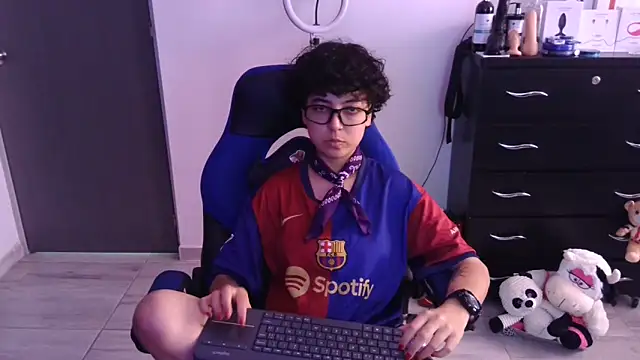 Snapshot of thomascooper7 chatting on 02/16/26, 06:39 thomascooper7 online show from 02/16/26, 06:39